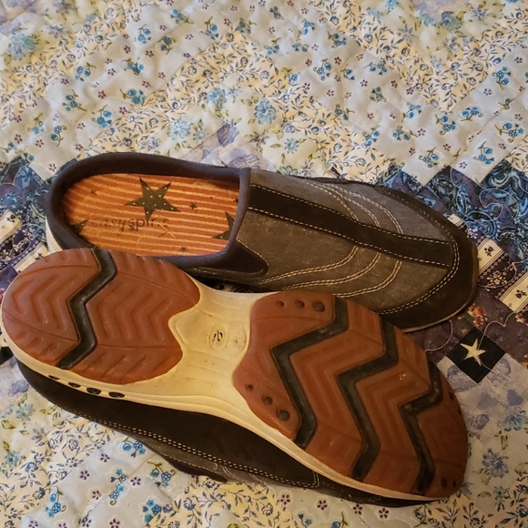 Slip on shoes - Picture 3 of 3